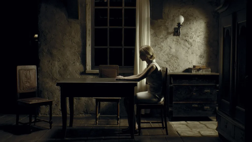 《추방》 정기모임